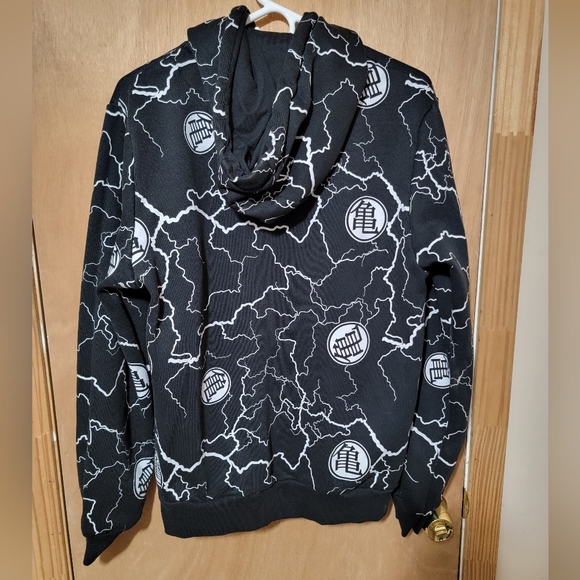 Dragon Ball Z Hoodie - Picture 2 of 3